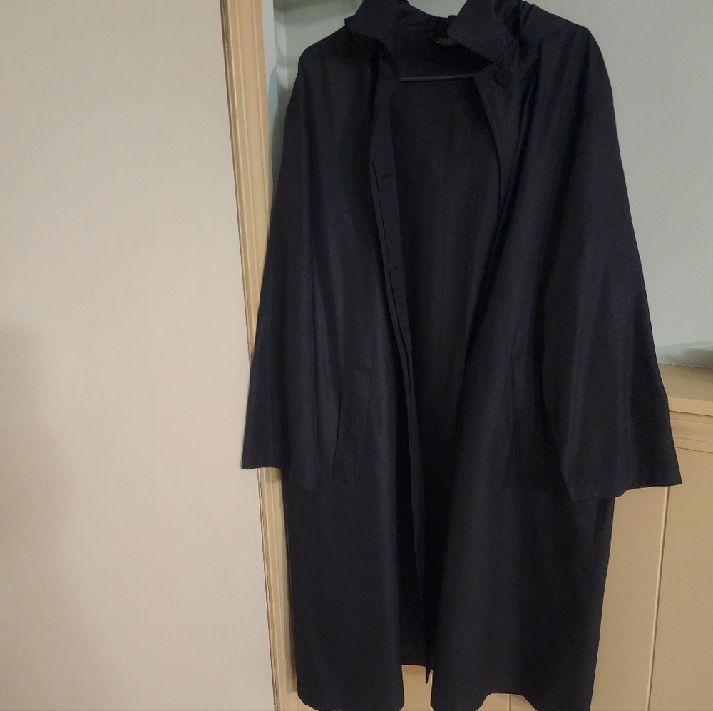 The Essential Traveler: Hilary Radley Water-Resistant Packable Jacket Large